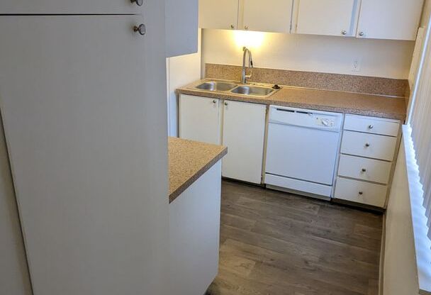 3 beds, 1.5 baths, 1,500 sqft, $1,995, Unit 2802-3