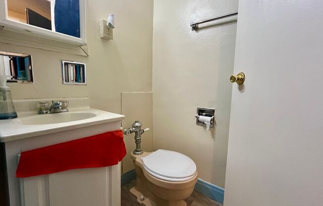 1 bed, 1 bath, $895, Unit 502