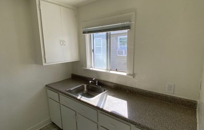 Studio, 1 bath, 500 sqft, $1,395, Unit 6