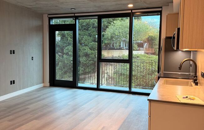 Studio, 1 bath, 468 sqft, $2,495, Unit 612