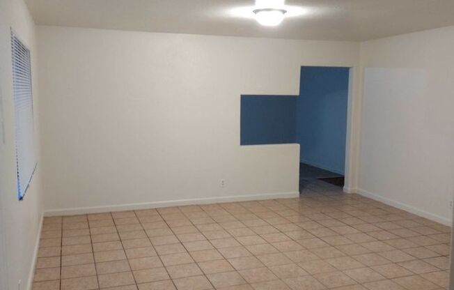 4 Bedroom 2 Bathroom  Tropicana & Mountain Vista