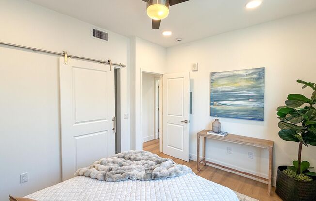 2 beds, 2 baths, 725 sqft, $2,745, Unit 2305