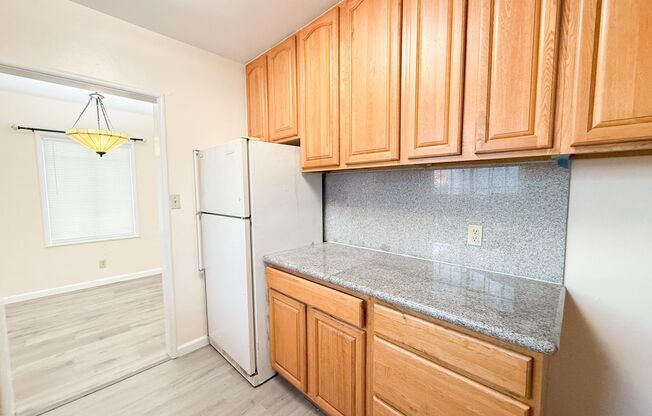 3 beds, 1 bath, $2,800, Unit 1719