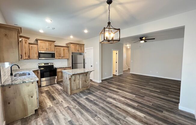 $200 Off Rent For the First 3 Months!! Newly Constructed 3 Bedroom Townhome On The West Side Of Idaho Falls!!!