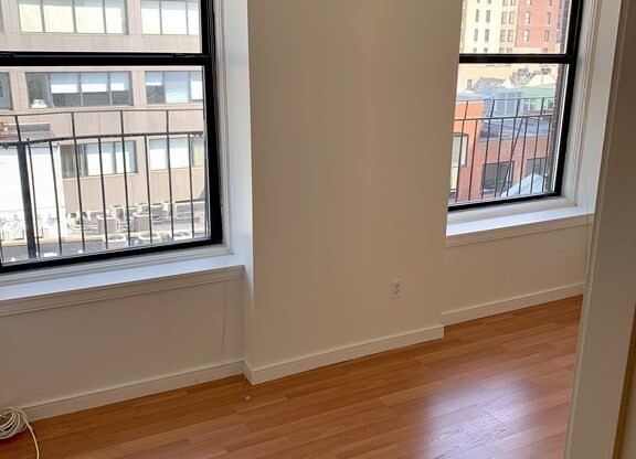 1 bed, 1 bath, 570 sqft, $2,600, Unit 5G