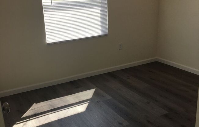 2 beds, 1 bath, 600 sqft, $725, Unit 440 SE Tefft St - Unit 09