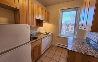 1 bed, 1 bath, 525 sqft, $2,250, Unit 43