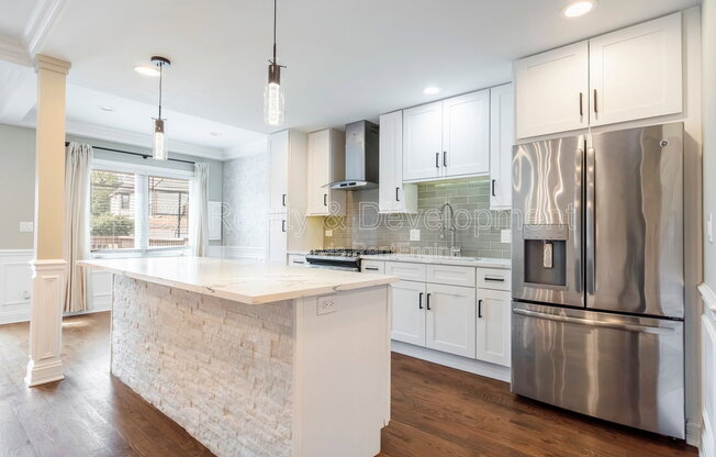 5619 W IRVING PARK RD