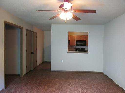 2 beds, 1 bath, $775