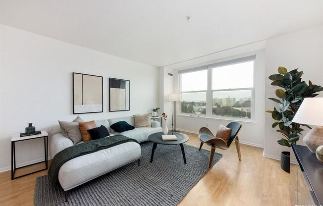 1BD/1BA Condo at Oceanview Village - Close to SF State, BART, Shopping!