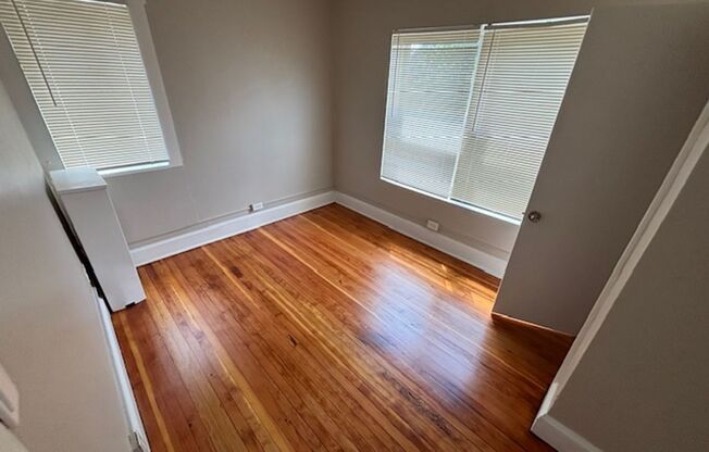 428-430 Belmont Ave / 39-43 Kenwood Ter