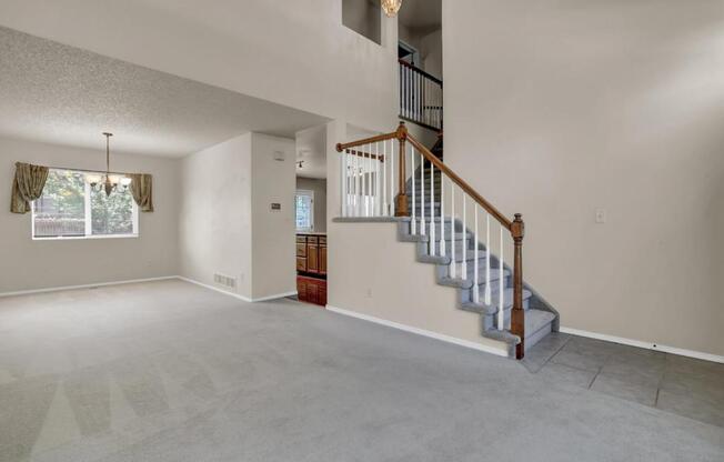 4271 HICKORY HOLW DR