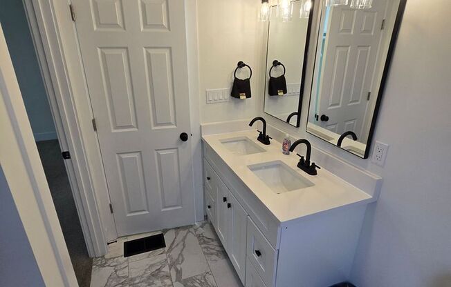4 BEDROOM SINGLE FAMILY HOME