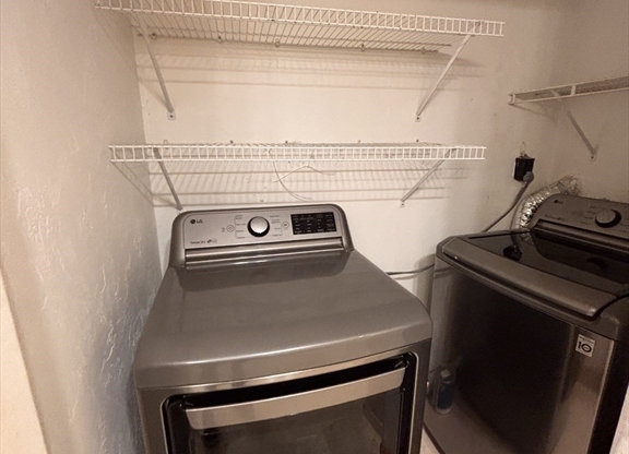 2 beds, 2 baths, 1,055 sqft, $2,400, Unit 318