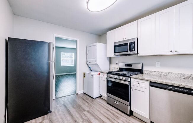 2 beds, 1 bath, 850 sqft, $1,250, Unit 00-E8