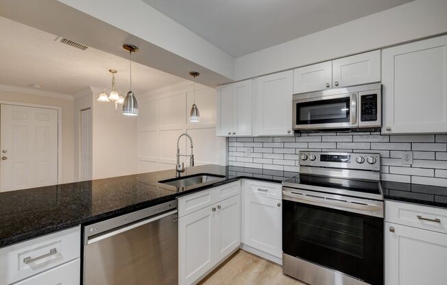 1 bed, 1 bath, $1,059