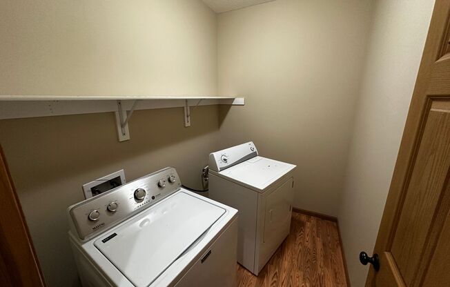 2 beds, 1 bath, 1,100 sqft, $1,485, Unit 843