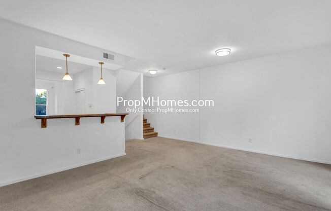 Spacious Townhome in Tanasbourne!