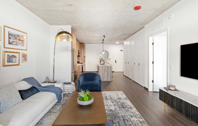 169 N ASHLAND AVE