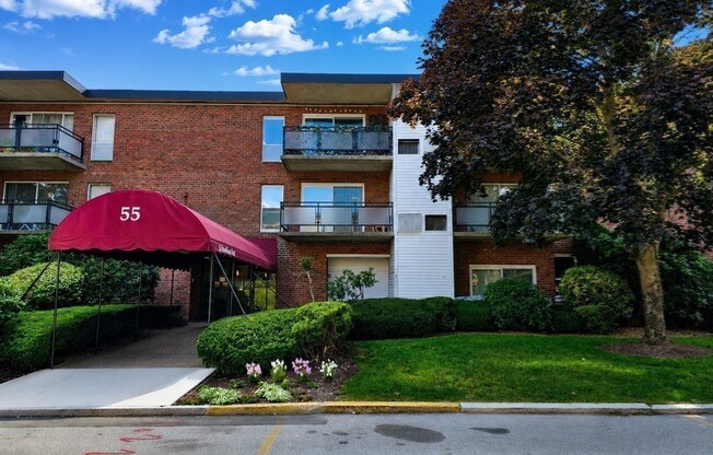 1 bed, 1 bath, 761 sqft, $2,600, Unit 16B