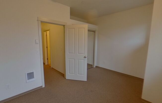 4 beds, 2.5 baths, 1,515 sqft, $3,600, Unit 31