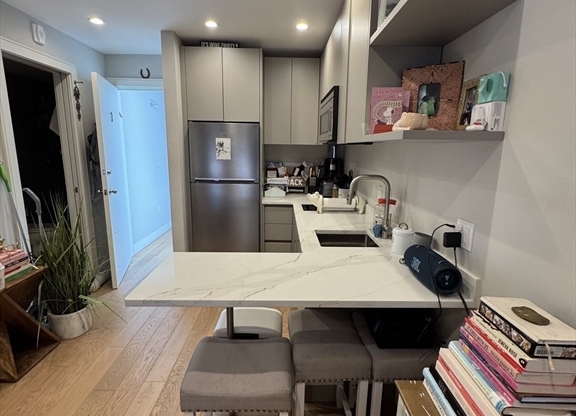 267 NEWBURY ST
