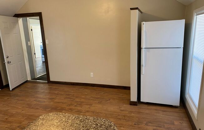 1 bed, 1 bath, 350 sqft, $595