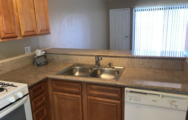 2 beds, 1.5 baths, 785 sqft, $1,049, Unit 129