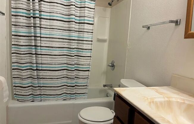 2 beds, 1 bath, $850, Unit 1