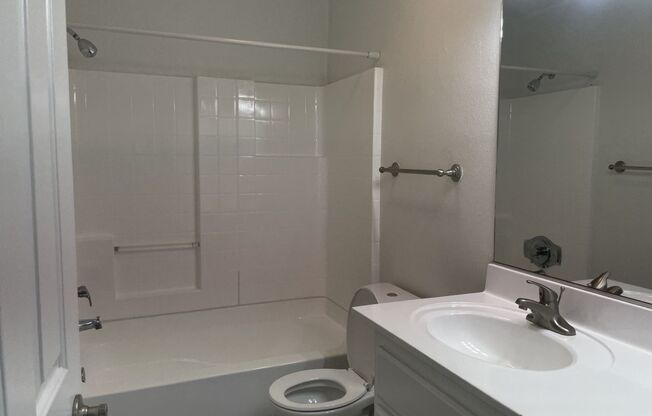 1 bed, 1 bath, 685 sqft, $2,180, Unit 0049