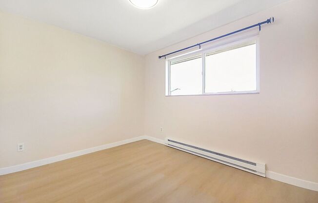 2 beds, 1 bath, $1,800, Unit A1