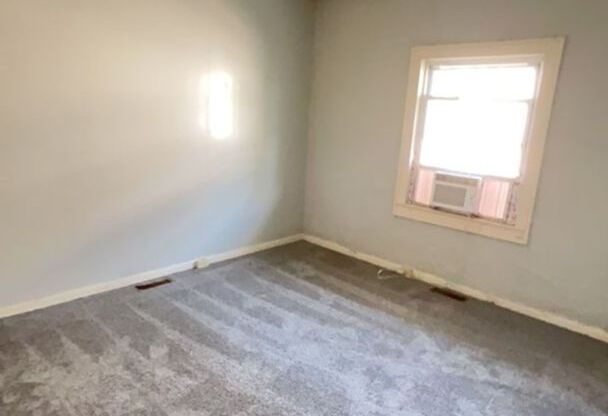 3 beds, 1 bath, $1,150