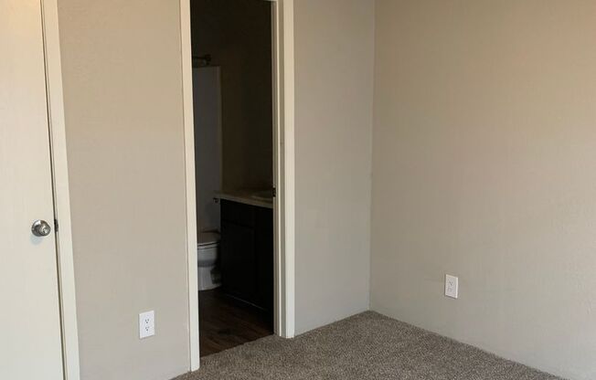 1 bed, 1 bath, 545 sqft, $795, Unit 2404