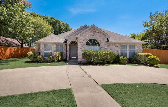 ***Now Pre-leasing, Available to View Early May*** Beautiful Rowlett Home Close to the Lake Ray Hubbard!!