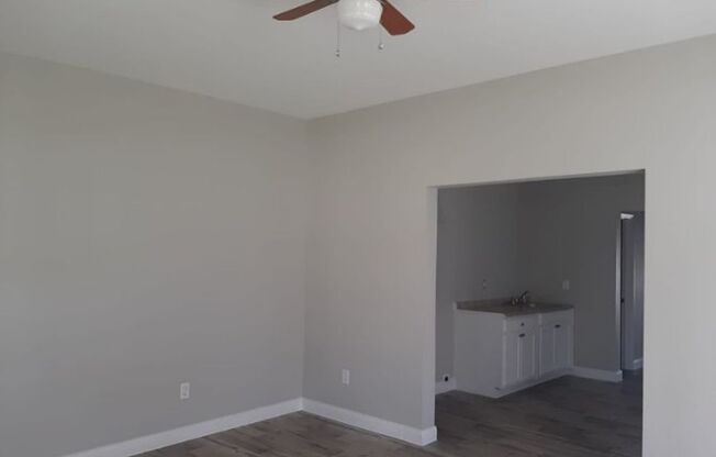 3 beds, 2 baths, $1,100