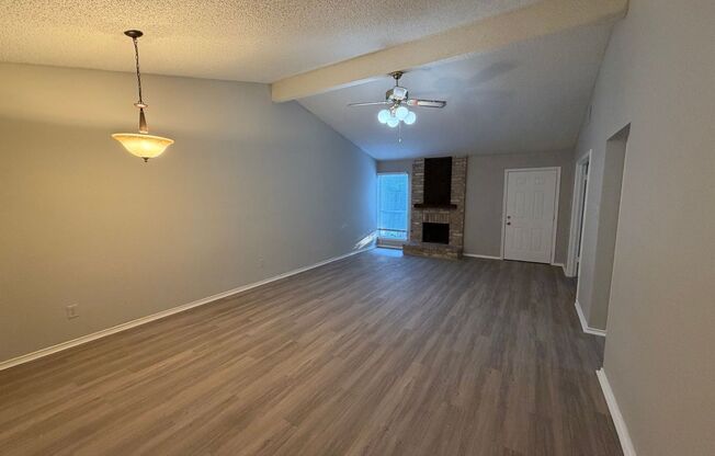 SINGLE STORY 3 BEDROOM HOME IN NORTHWEST CROSSING - NORTHSIDE ISD - LACKLAND AFB - UTSA - ALAMO RANCH - SHOPPING