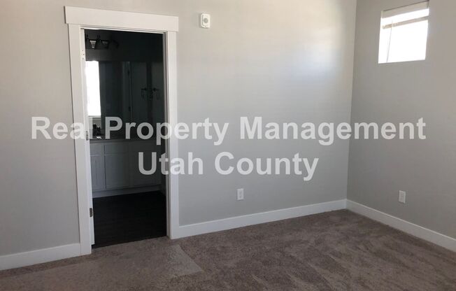 3 beds, 2 baths, $1,549