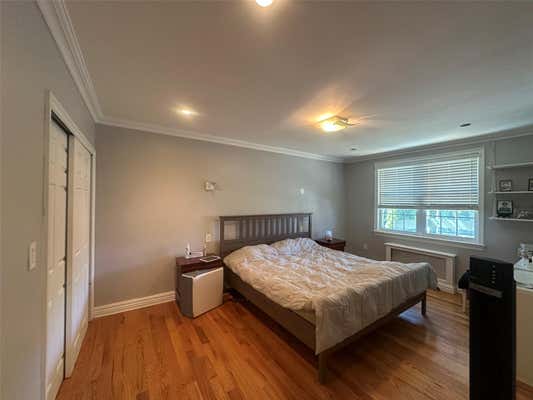 254 15 87 AVE