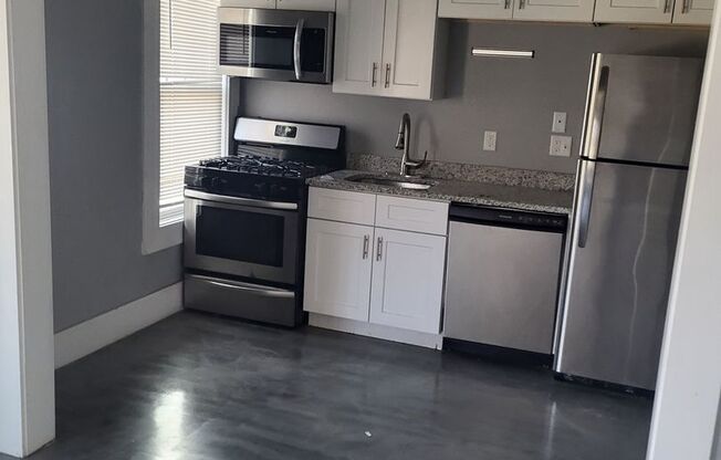 1 bed, 1 bath, 595 sqft, $895, Unit #5