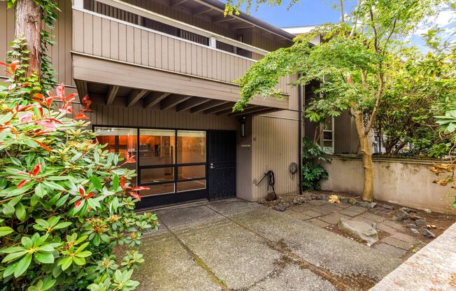 970 100 AVE NE