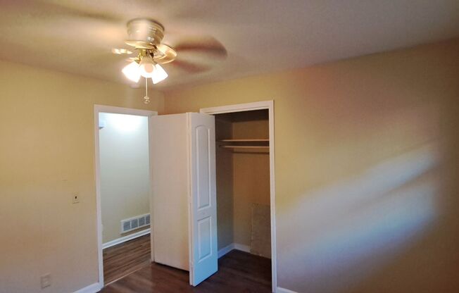 4 beds, 2 baths, $1,595