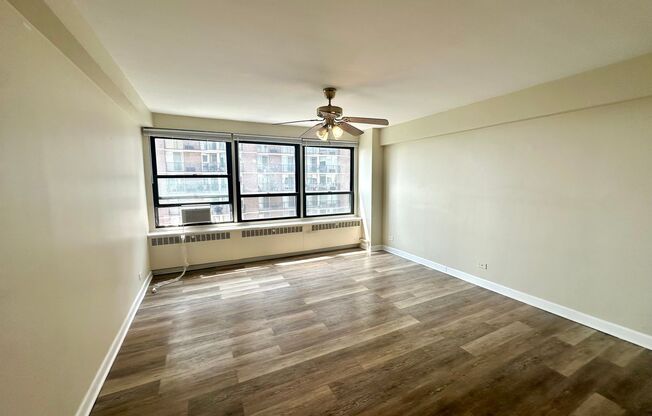 3 beds, 2 baths, 1,500 sqft, $3,925, Unit 418-1405