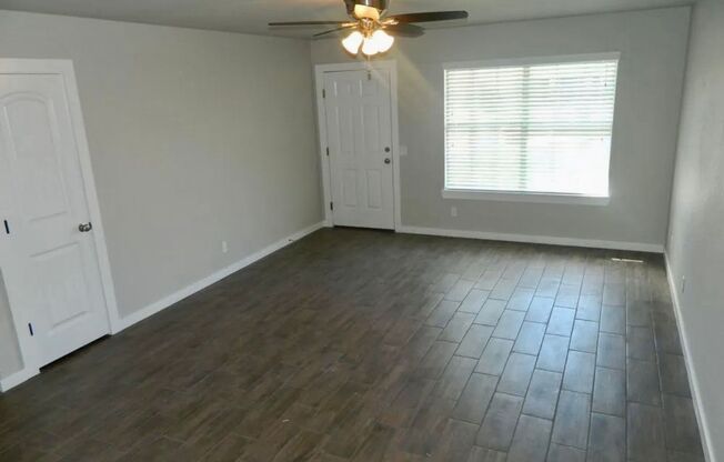 3 beds, 2 baths, 1,175 sqft, $1,350