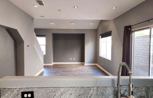 Remodeled 3 bedroom townhome in Simi Valley