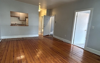 2 beds, 1 bath, 725 sqft, $2,700, Unit 4