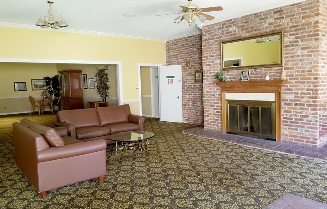 1 bed, 1 bath, 600 sqft, $1,000, Unit 8822 - 8828 E Florida Ave (meet in the clubhouse lobby)