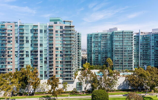 1 bed, 1 bath, 814 sqft, $4,250, Unit 415
