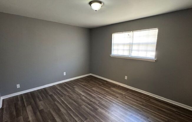 NO DEPOSIT REQUIRED!  $50 VISA GIFT CARD!! $10 APPLICATION FEES! MOVE IN SPECIAL THROUGH 5/31/25