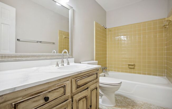 4 beds, 2.5 baths, $2,575, Unit Unit A