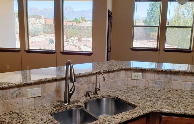 Beautiful Home in Sonoma Ranch with Amazing Mountain Views